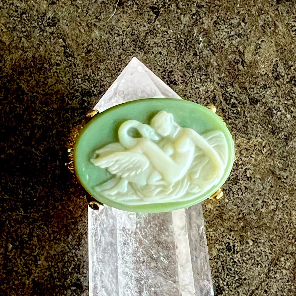 Leda and the Swan Jadeite Cameo Ring by Whiting & Davis Tarnish Free MCM